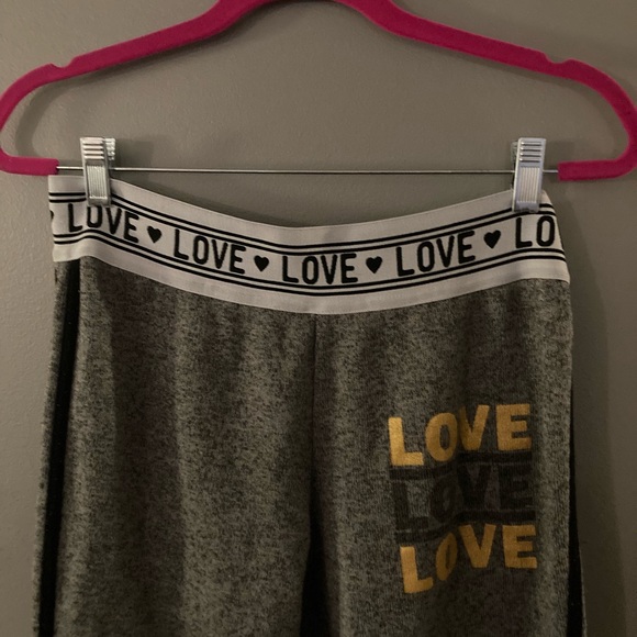 No Boundaries “Love” jersey sweats - Picture 2 of 4